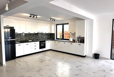 Duplex cu 5 camere în Central