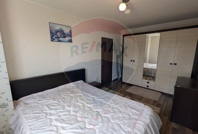 Apartament cu 2 camere semidecomandat, mobilat în Central