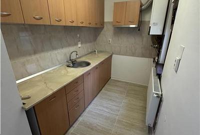 Decomandat cu centrala si balcon langa Piata Verde - 1