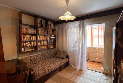 Apartament 4 camere de vânzare în Poarta 6, etaj intermediar - 3
