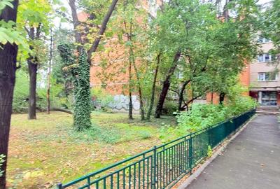 Apartament cu 3 camere decomandat în Drumul Taberei