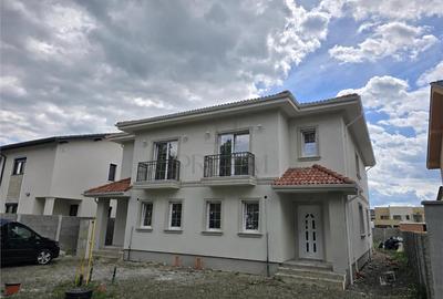 Duplex deosebit - zona excelenta - toate utilitatile - finisaje TOP - 2