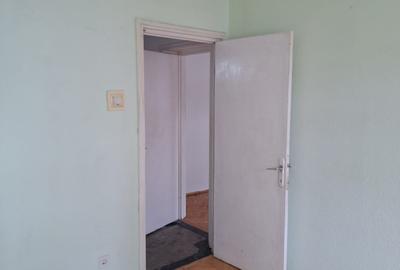 Apartament cu 2 camere semidecomandat, mobilat în Tătărași