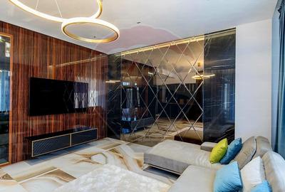 Casă / Vilă cu 4 camere de vânzare în zona Central - 1