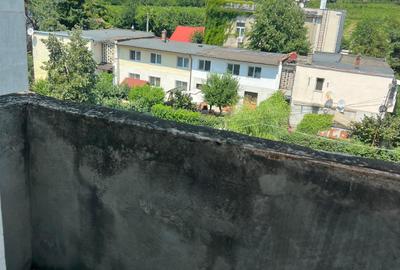 Apartament 3 camere semidecomandat, Valea Călugărească – de renovat - 13
