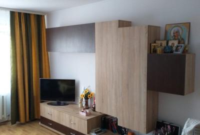 Proprietar - Vand Apartament 2 Camere + Garaj - Zona Cartier - 1