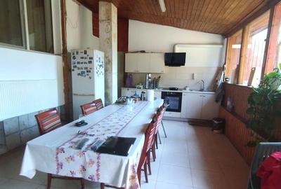 Casa cu demisol , terasa si curte  - Poiana - Constanta - 2