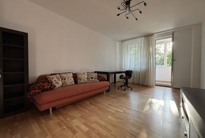 Apartament cu 4 camere, mobilat în Băneasa