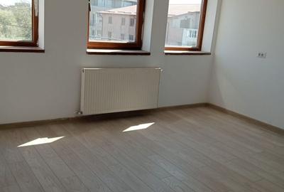 SUPER OCAZIE SE VINDE CASA IN ZONA FUNDENI - 34