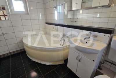Apartament cu 3 camere 2 bai si balcon de vanzare in Terezian Sibiu - 11