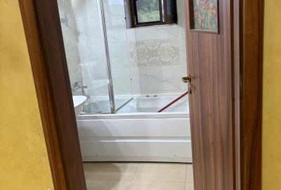 Apartament 2 camere decomandate, etaj 3/3, zona FRUMOASA - 6