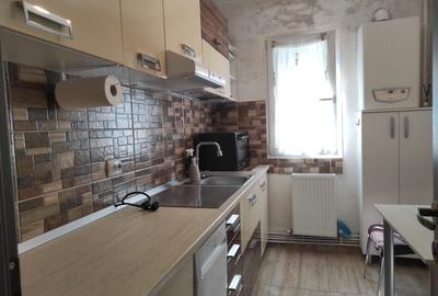 DE INCHIRIAT - APARTAMENT 2 CAMERE-PODU ROS - 1