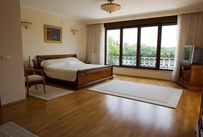 Viață la Superlativ – Vilă Spațioasă cu Piscină, Jacuzzi și Teren de Baschet - 8