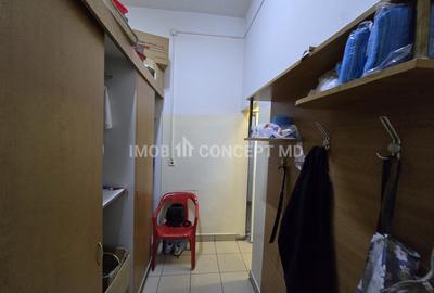 VANZARE SPATIU COMERCIAL -Parter, in zona 9 Mai - 13