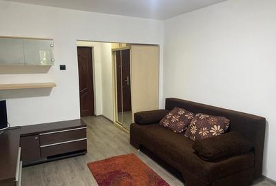 Dristor, garsoniera, 3 minute metrou, bloc mixt, etaj 1, AC - 1