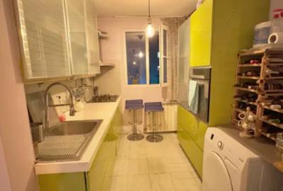 Titan Parc, scoala Hamburg 195, Rotunda - 2