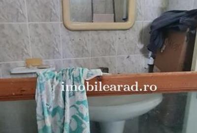 Teren intravilan 10.000mp cu utilitati, imprejmuit, Loc. Sanleani intre case, pr - 19
