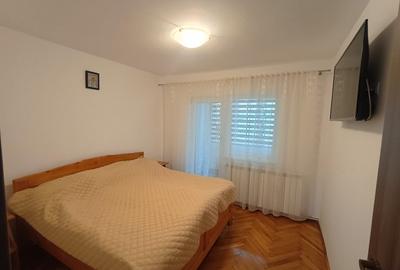 Vând  apartament 3 camere - 3