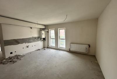 Apartament cu 3 camere semidecomandat în Florești