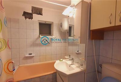 Royal Imobiliare  - Vanzare Apartament 3 camere zona 9 Mai - 14