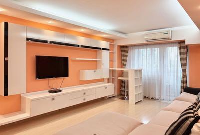 Apartament cu 3 camere semidecomandat în Unirii