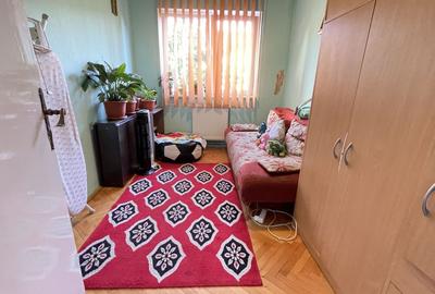 Apartament cu trei camere,etaj 2 - zona Cetatii - 11