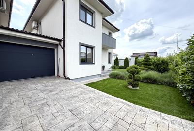 Duplex despartit prin garaj, 5 camere, 137 mp utili - Dumbravita - 1