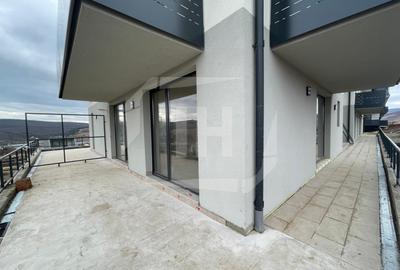 Apartament cu 3 camere semidecomandat în Baciu