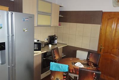 Vand casa în sistem P+M, are suprafața utilă 160 mp,finisată integral și echipat - 7