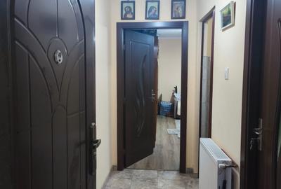 De vanzare apartament 1 camera,semicentra,mobilat si utilat,etajul 3,frumos. - 3