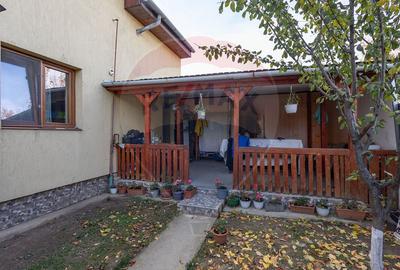 Casă / Vilă cu 6 camere de vânzare în zona Sagului - 18