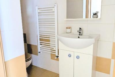 Apartament cu 3 camere decomandat în Aradului