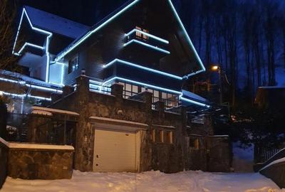 Casă spectaculoasă în Sinaia, cu facilități de resort și panoramă unică - 1