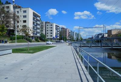 Apartament 3 camere, Central - 1