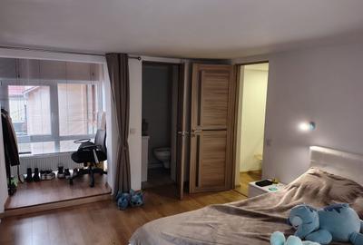 Casă compusa din 3 apartamente, P+E,  zona central - 16