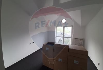 Vila / Pensiune / Camin / Azil seniori, zona superba Moeciu, parcare - 18