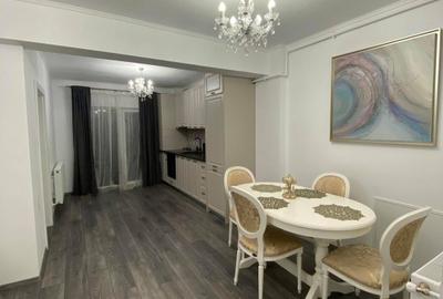 Apartament cu 2 camere semidecomandat, mobilat în Dâmbul Rotund