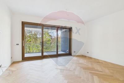 Apartament parter cu 3 camere, curte proprie in inima padurii - Sinaia - 1