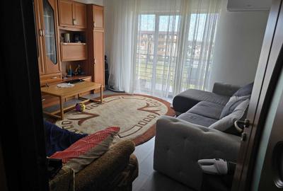 Garsonieră decomandată, mobilată în Florești