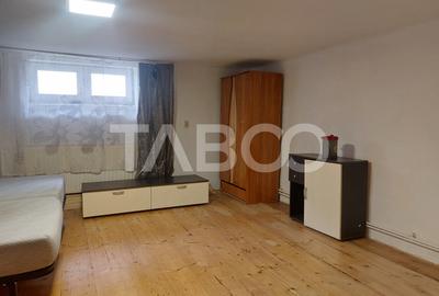 Casa mica 3 dormitoare curte mica 60 mp zona Lupeni Sibiu - 5