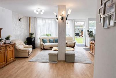 Casa in apreciabil potential,cu terase, curte,gradina echipata,2 pivnite,Str. Ro - 1