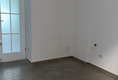 Apartament cu 3 camere decomandat în Berceni