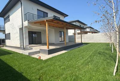 Casă individuală cu 5 camere în Berceni