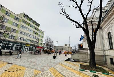 Spațiu pietonal ultracentral, 2 laturi, lângă Primărie și Filarmonică - 1