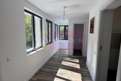 Casa de vanzare cu 2 apartamente in Azuga - 12