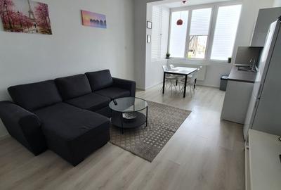 Apartament cu 2 camere semidecomandat, mobilat în Universitate