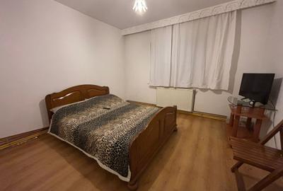 Ap. 3 cam decomandat, etajul 1, centrală termică, bloc 1986 - 3