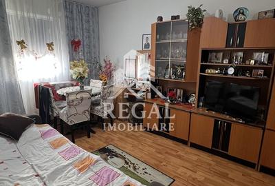 Apartament cu 2 camere decomandat, mobilat în Est