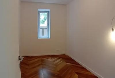 Parter cu terasă de 27 mp în Băneasa, 3 camere - 12