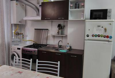Apartament cu 2 camere semidecomandat, mobilat în Central